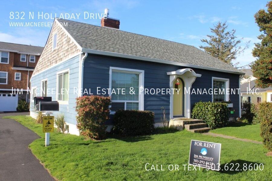 832 N Holladay Dr in Seaside, OR - Building Photo