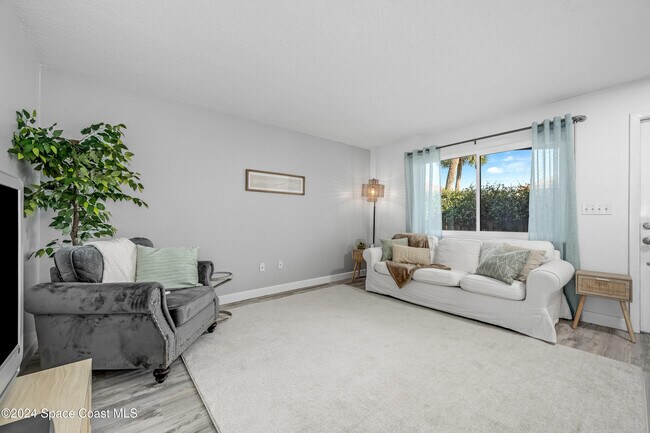 3283 Sand Ct in Melbourne Beach, FL - Foto de edificio - Building Photo