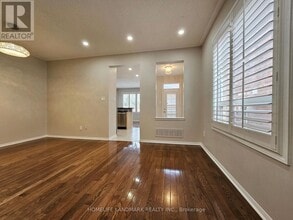 1310 Galesway Blvd in Mississauga, ON - Building Photo - Building Photo