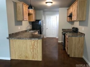1 Lark Pl in Arkadelphia, AR - Foto de edificio - Building Photo