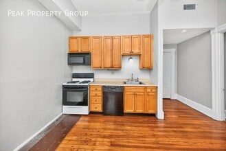 215 E University Ave in Cincinnati, OH - Building Photo - Building Photo