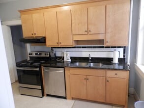 155 Holbrook Ave, Unit 1 in Danville, VA - Foto de edificio - Building Photo
