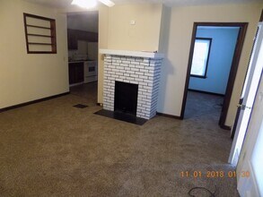402 W 5th St-Unit -86fede64-f48a-11e9-90dc-1866dab90faa in Elmira, NY - Building Photo - Building Photo