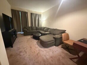 906 Russell Blvd in St. Louis, MO - Building Photo - Building Photo