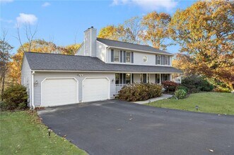 42 Rollingwood Dr in Johnston, RI - Building Photo - Building Photo