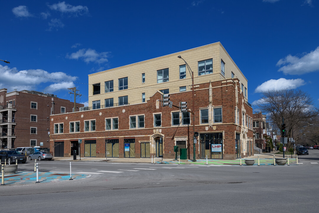 3001 N Southport Ave in Chicago, IL - Building Photo