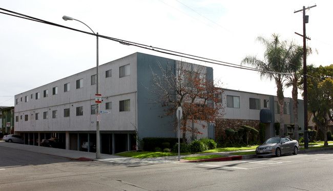 Seal Beach Apartment in Long Beach, CA - Foto de edificio - Building Photo