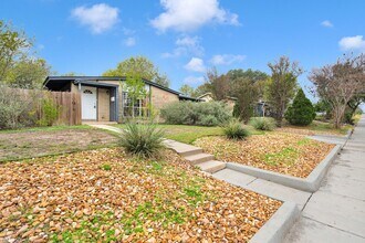 142 Shady Rill in San Antonio, TX - Building Photo - Building Photo