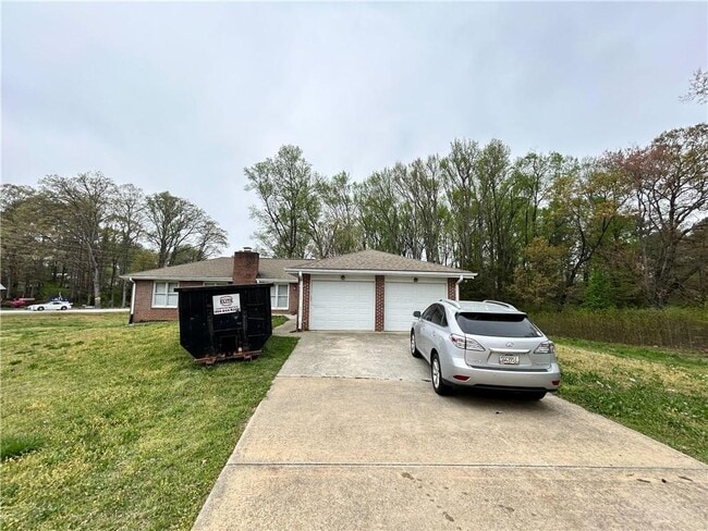 property at 2175 North Rd SW