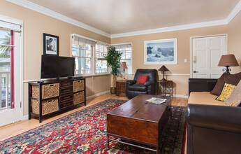 1766 Vista Del Mar Ave, Unit 1766 in Los Angeles, CA - Foto de edificio - Building Photo