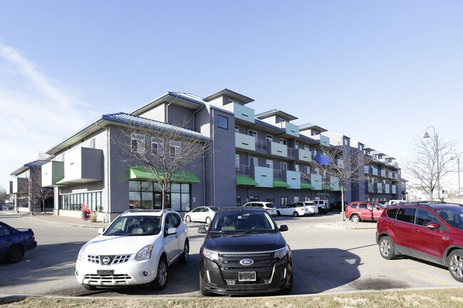 The Village at Grand Landing in Grand Haven, MI - Foto de edificio - Building Photo