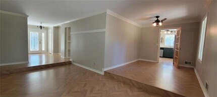 5218 Meadowcreek Dr in Dunwoody, GA - Building Photo - Building Photo