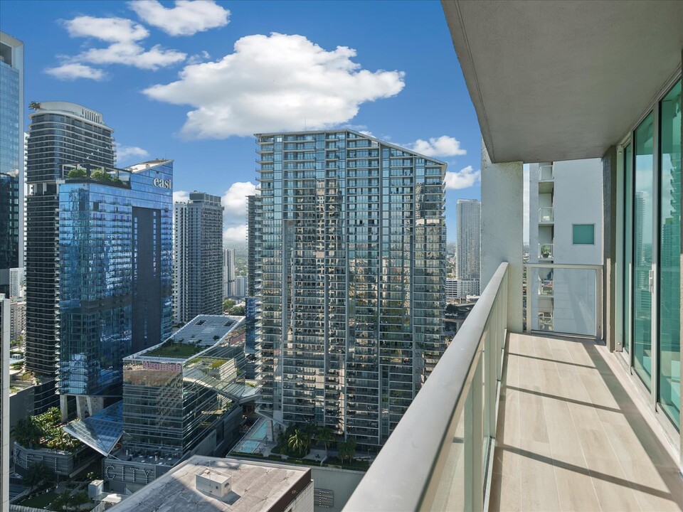 500 Brickell Ave, Unit 4010 in Miami, FL - Foto de edificio