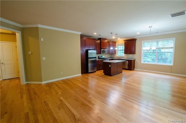 304 Canter Ct in Goshen, NY - Building Photo - Building Photo