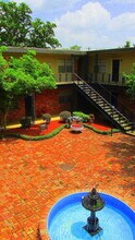 Courtyard CitiFlats Apartments in Montgomery, AL - Foto de edificio - Building Photo