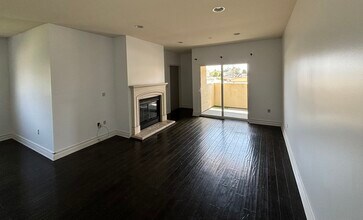 1409 S Westgate Ave, Unit 302 in Los Angeles, CA - Building Photo - Building Photo