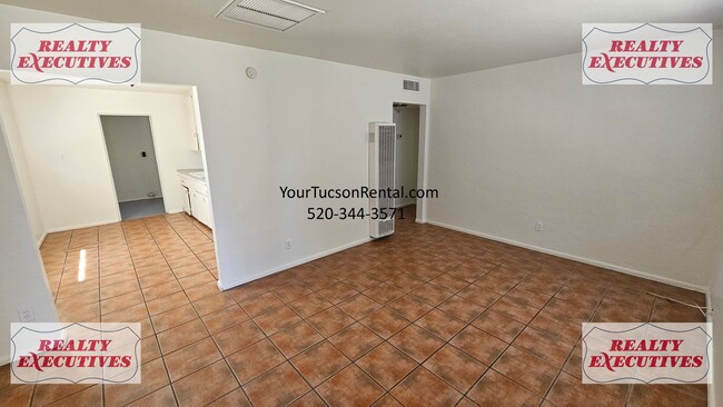 2310 S Holly Stravenue in Tucson, AZ - Building Photo - Building Photo