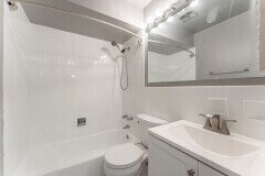 656 W Grace St, Unit 5 in Chicago, IL - Building Photo - Building Photo