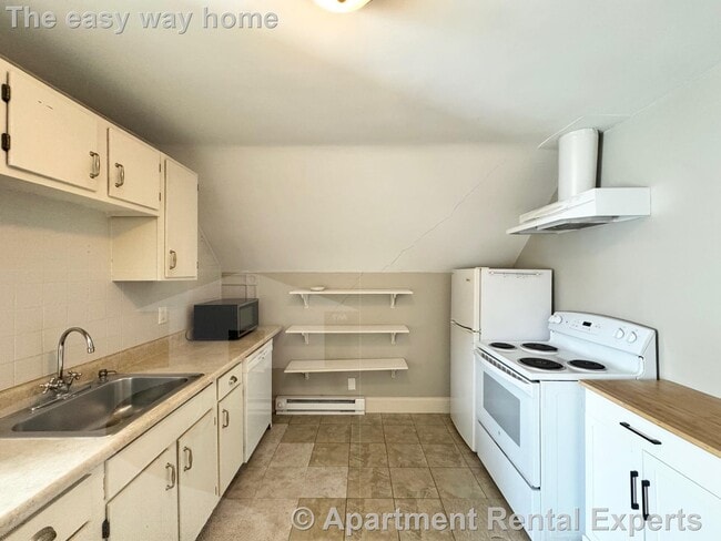 8 Charnwood Rd in Somerville, MA - Foto de edificio - Building Photo