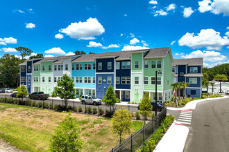 Aspen Heights Tampa in Tampa, FL - Building Photo - Building Photo