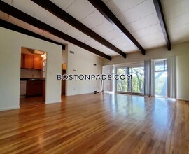 180 Central St, Unit 11 in Stoneham, MA - Building Photo - Building Photo