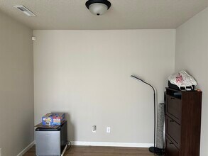 6992 SE Frasier Ln in Hillsboro, OR - Foto de edificio - Building Photo