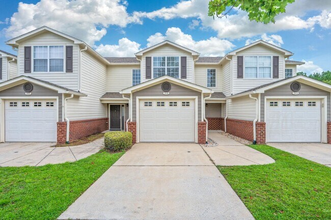 715 Majestic Dr in Crestview, FL - Building Photo - Building Photo