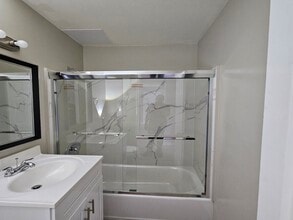 13535 Victory Blvd Apartments in Van Nuys, CA - Building Photo - Building Photo