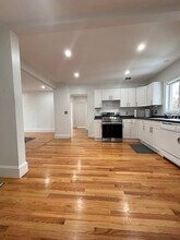 554 Main St, Unit 2 in Wakefield, MA - Building Photo - Building Photo