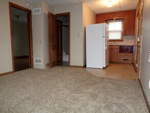 1640 N Holyoke St in Wichita, KS - Building Photo - Building Photo