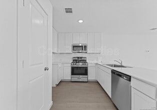 3785 Swift Fox Rd in New Braunfels, TX - Building Photo - Building Photo