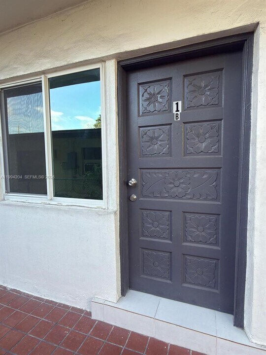 2622 NW 24th St in Miami, FL - Building Photo