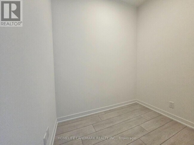 39 Mary St in Barrie, ON - Building Photo - Building Photo