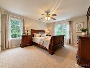 161 Applegate Ln in East Brunswick, NJ - Building Photo - Building Photo