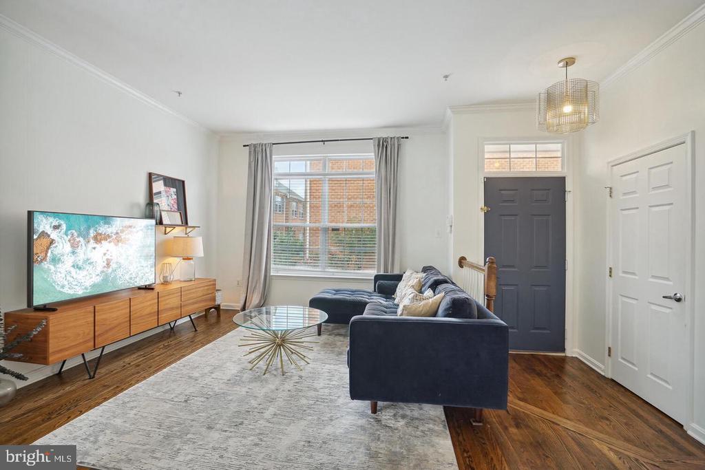 6022 Madison Overlook Ct in Falls Church, VA - Building Photo