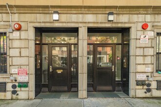 207 Meserole Street in Brooklyn, NY - Building Photo - Building Photo