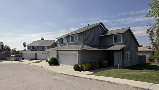 Birchwood Terrace in Yucaipa, CA - Foto de edificio - Building Photo