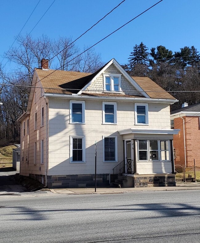 233 E Main St