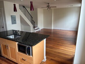 3500 Sunnyside Ave, Unit A5 in Philadelphia, PA - Building Photo - Building Photo