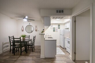 Canyon Creek in Dallas, TX - Building Photo - Building Photo