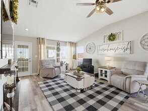 4904 Winterset Dr in Las Vegas, NV - Building Photo - Building Photo