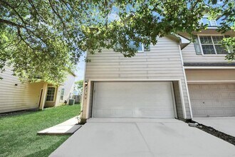 8763 Thistlemoor Ln in Houston, TX - Building Photo - Building Photo