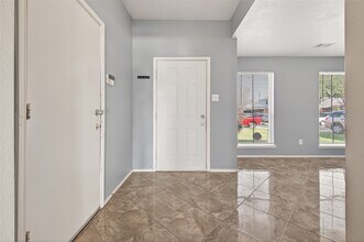 17319 Lobo Trail in Houston, TX - Building Photo - Building Photo