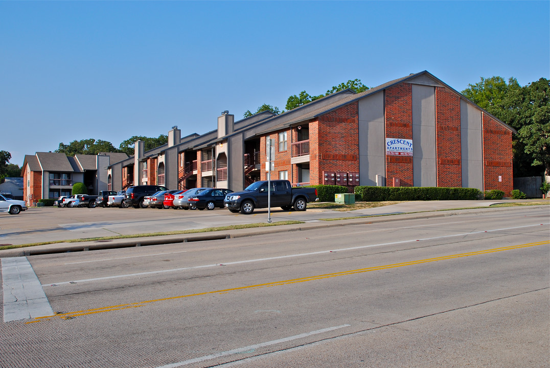 Crescent Apartments in Denton, TX - Building Photo