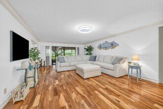 25 SE Turtle Creek Dr in Jupiter, FL - Foto de edificio - Building Photo