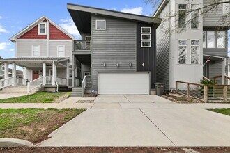 2464 Broadway St in Indianapolis, IN - Foto de edificio - Building Photo