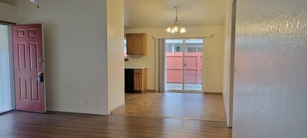 2210 SW Bridge St in Grants Pass, OR - Building Photo - Building Photo