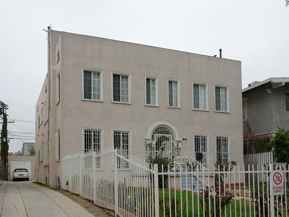 539 N Heliotrope Dr in Los Angeles, CA - Building Photo