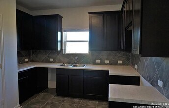 7374 Braes Cor in San Antonio, TX - Building Photo - Building Photo