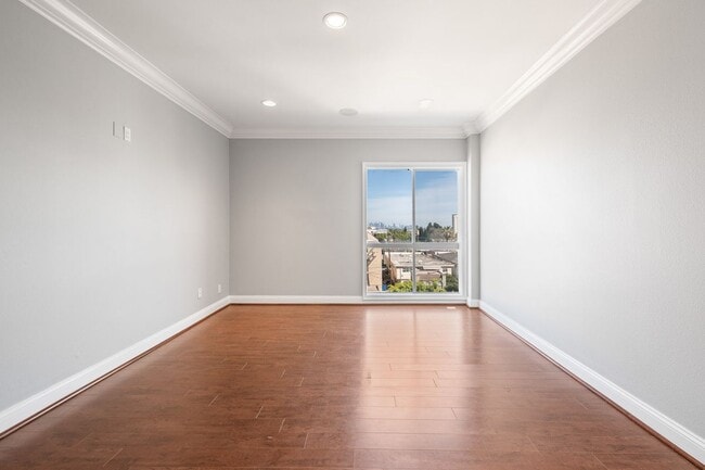 1115 S Elm Dr in Los Angeles, CA - Building Photo - Building Photo